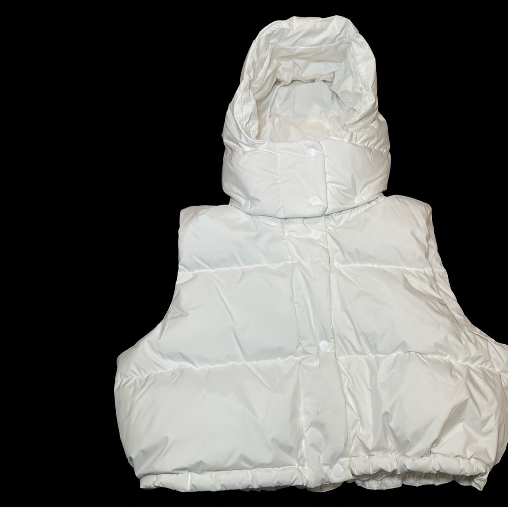 Lululemon Wunder Puff Crop Vest Size 14, White, 600 Goose Down Detachable Hood